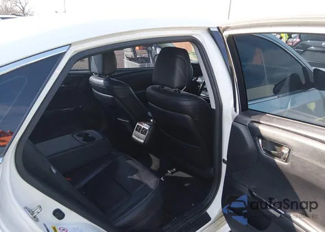 2014 Toyota Avalon Hybrid Xle Touring z USA, uszkodzony, nr VIN 4T1BD1EB7EU024367